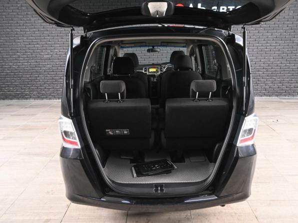 Honda Freed I Рестайлинг с пробегом 2012 года, цена 1 100 000 рублей, 153170 км, компактвэн, Автокод Объявления