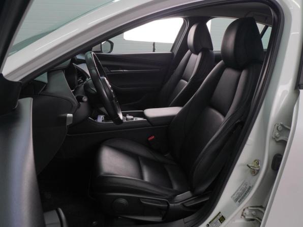 Mazda 3 IV (BP) с пробегом 2020 года, цена 2 229 000 рублей, 47301 км, седан, Автокод Объявления