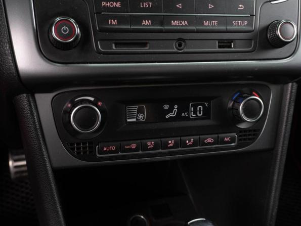 Volkswagen Polo V Рестайлинг с пробегом 2016 года, цена 1 289 000 рублей, 115989 км, седан, Автокод Объявления