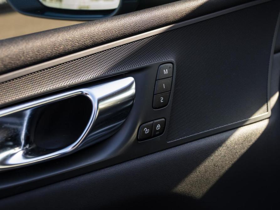 Volvo XC60 II Москва  - изображение 17