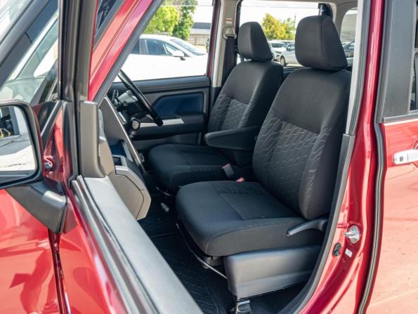 Toyota Roomy I с пробегом 2017 года, цена 1 140 000 рублей, 109731 км, микровэн, Автокод Объявления