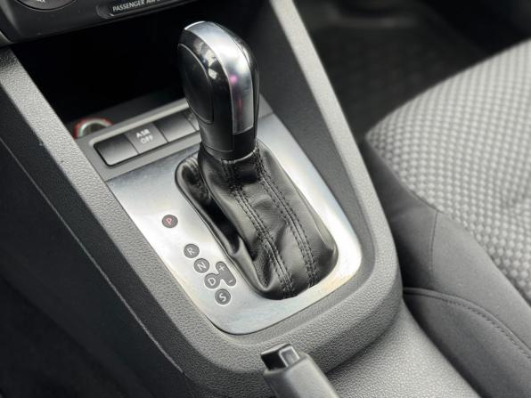 Volkswagen Jetta VI Рестайлинг с пробегом 2014 года, цена 930 000 рублей, 236600 км, седан, Автокод Объявления
