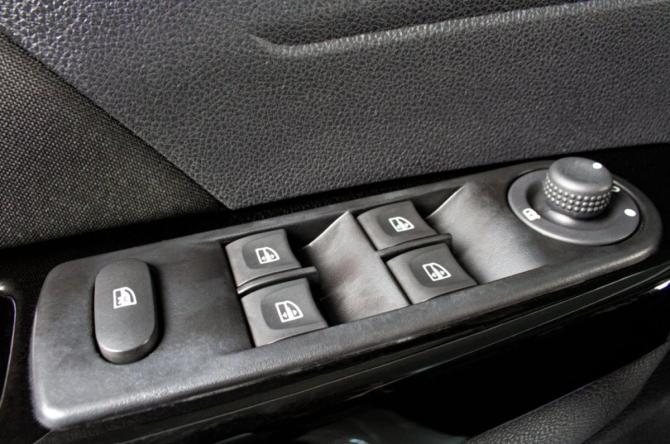 Renault Kaptur I с пробегом 2018 года, цена 1 799 000 рублей, 55233 км, внедорожник, Автокод Объявления