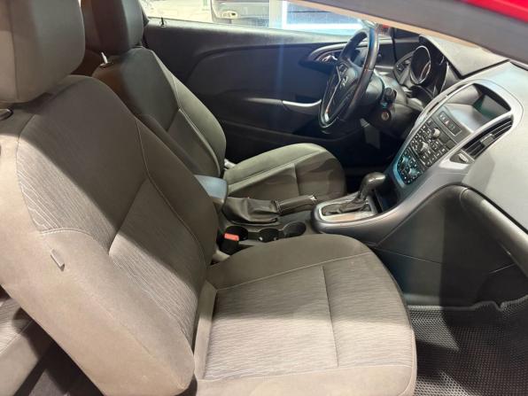 Opel Astra J Рестайлинг с пробегом 2013 года, цена 699 000 рублей, 181777 км, хэтчбек, Автокод Объявления