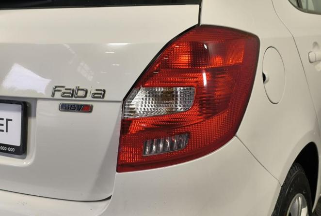 Skoda Fabia II Рестайлинг с пробегом 2011 года, цена 594 000 рублей, 198000 км, хэтчбек, Автокод Объявления