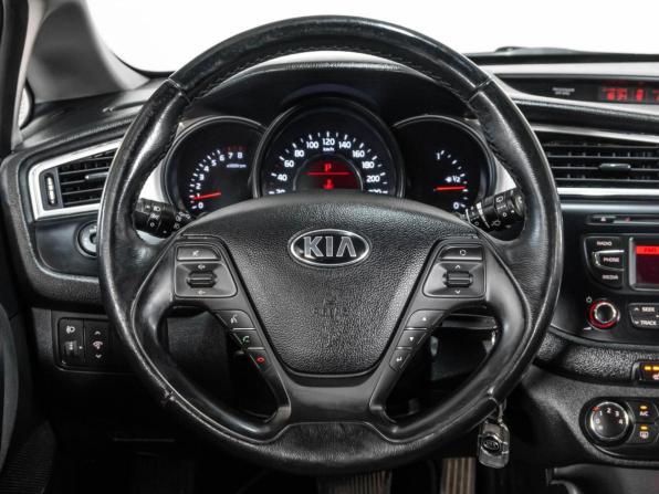 Kia Ceed II Рестайлинг с пробегом 2018 года, цена 1 510 000 рублей, 140503 км, хэтчбек, Автокод Объявления