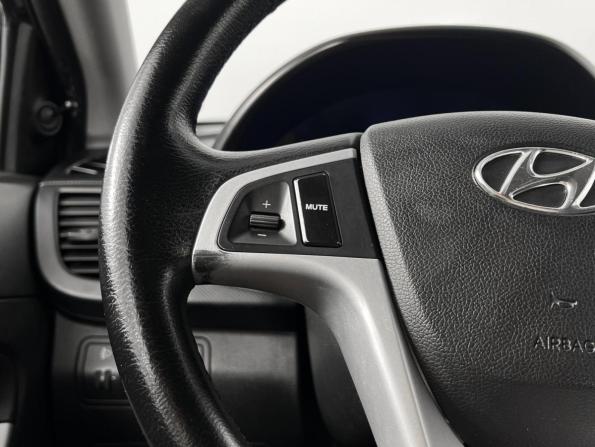 Hyundai Solaris I Рестайлинг с пробегом 2015 года, цена 675 000 рублей, 207726 км, хэтчбек, Автокод Объявления