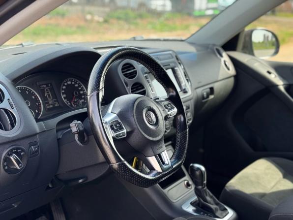 Volkswagen Tiguan I Рестайлинг с пробегом 2015 года, цена 1 579 000 рублей, 161282 км, внедорожник, Автокод Объявления