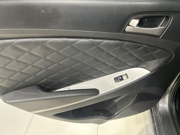 Hyundai Solaris I Рестайлинг с пробегом 2015 года, цена 644 000 рублей, 325500 км, седан, Автокод Объявления