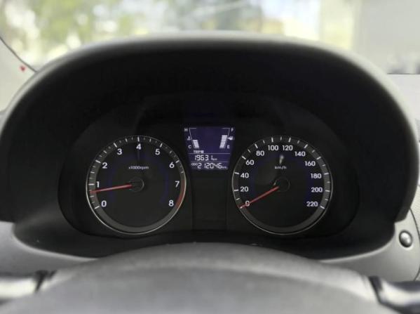 Hyundai Solaris I с пробегом 2011 года, цена 730 000 рублей, 212046 км, седан, Автокод Объявления