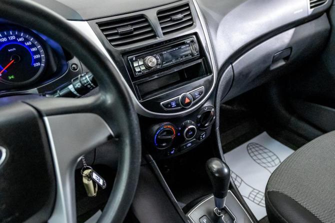Hyundai Solaris I с пробегом 2012 года, цена 588 000 рублей, 219536 км, седан, Автокод Объявления