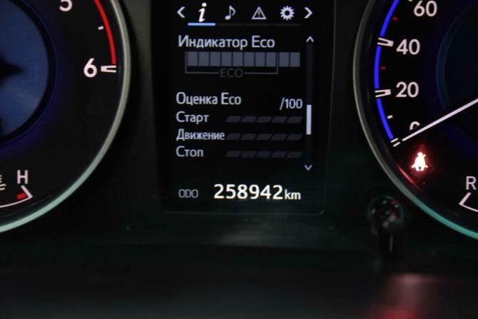 Toyota Hilux VIII с пробегом 2017 года, цена 3 030 350 рублей, 258942 км, пикап, Автокод Объявления