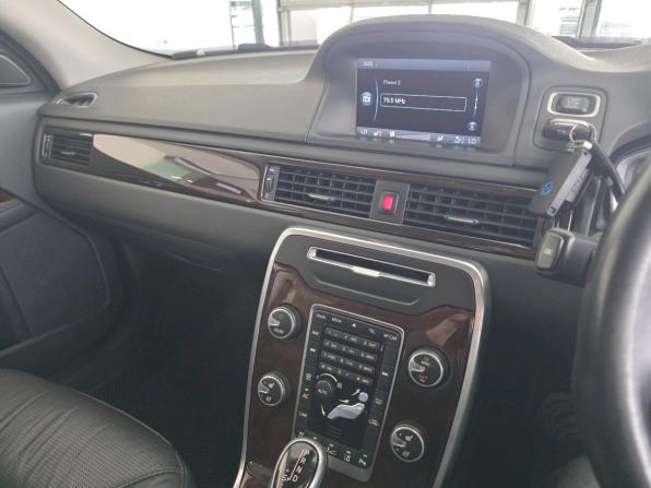 Volvo V70 III Рестайлинг с пробегом 2013 года, цена 1 000 000 рублей, 145115 км, универсал, Автокод Объявления