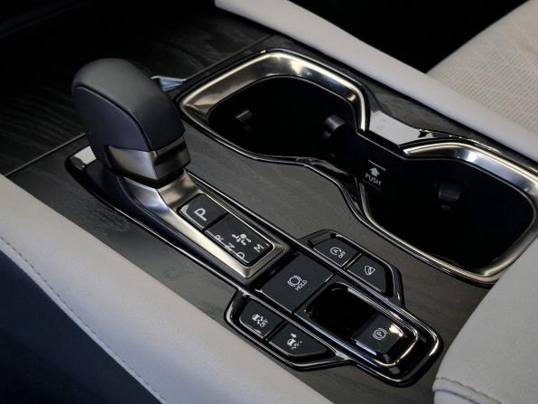 Lexus RX V с пробегом 2023 года, цена 9 499 000 рублей, 9020 км, внедорожник, Автокод Объявления