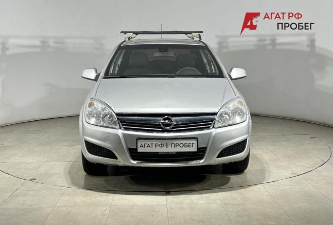 Opel Astra H Рестайлинг с пробегом 2013 года, цена 340 000 рублей, 322000 км, седан, Автокод Объявления
