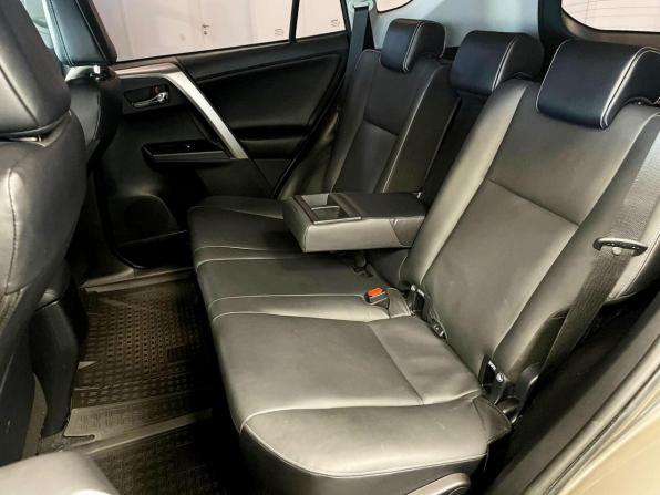 Toyota RAV4 IV (XA40) Рестайлинг с пробегом 2017 года, цена 2 761 500 рублей, 121877 км, внедорожник, Автокод Объявления
