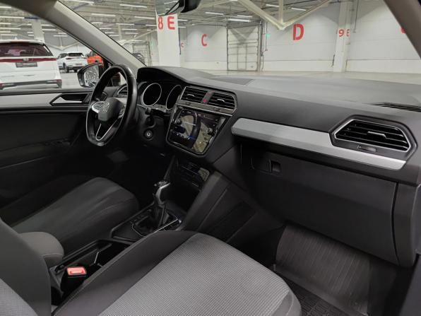Volkswagen Tiguan II Рестайлинг с пробегом 2021 года, цена 2 535 000 рублей, 98250 км, внедорожник, Автокод Объявления