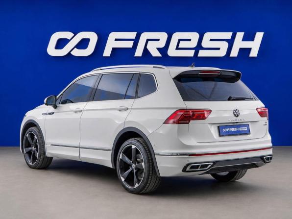 Volkswagen Tiguan II Рестайлинг с пробегом 2021 года, цена 4 057 055 рублей, 44309 км, внедорожник, Автокод Объявления