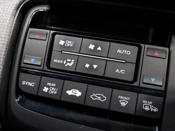 Honda Stepwgn V Рестайлинг с пробегом 2018 года, цена 2 180 000 рублей, 91020 км, минивэн, Автокод Объявления