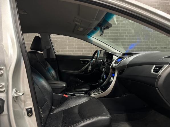 Hyundai Avante V с пробегом 2011 года, цена 880 000 рублей, 243276 км, седан, Автокод Объявления