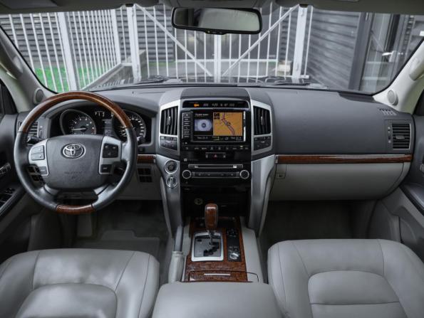 Toyota Land Cruiser 200 Series Рестайлинг 1 с пробегом 2013 года, цена 3 099 000 рублей, 234153 км, внедорожник, Автокод Объявления
