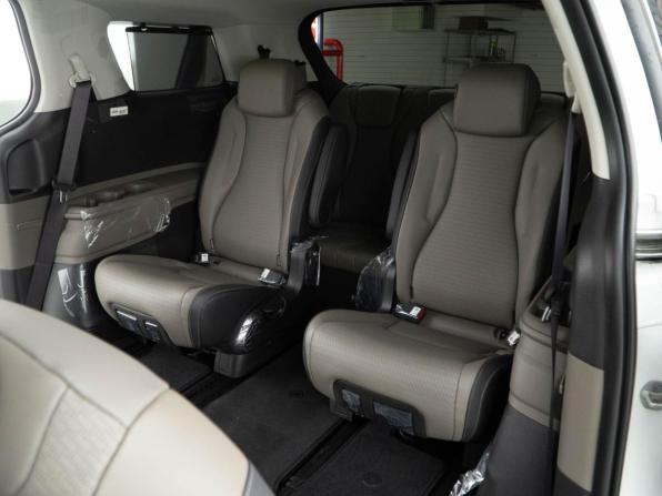 Kia Carnival IV Рестайлинг с пробегом 2025 года, цена 6 098 999 рублей, 9946 км, минивэн, Автокод Объявления