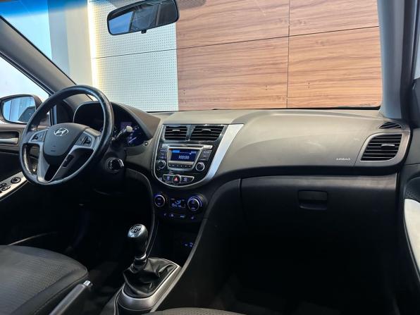 Hyundai Solaris I Рестайлинг с пробегом 2015 года, цена 1 049 000 рублей, 98886 км, седан, Автокод Объявления