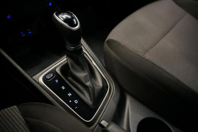 Hyundai Solaris II с пробегом 2018 года, цена 1 390 000 рублей, 120000 км, седан, Автокод Объявления