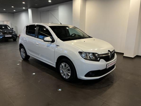 Renault Sandero II с пробегом 2017 года, цена 910 000 рублей, 90657 км, хэтчбек, Автокод Объявления
