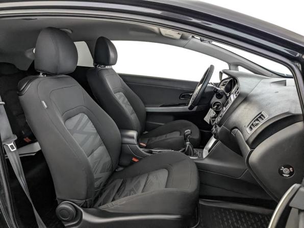 Kia Ceed II Рестайлинг с пробегом 2016 года, цена 1 010 000 рублей, 161143 км, хэтчбек, Автокод Объявления