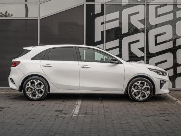 Kia Ceed III с пробегом 2018 года, цена 1 690 000 рублей, 111113 км, хэтчбек, Автокод Объявления