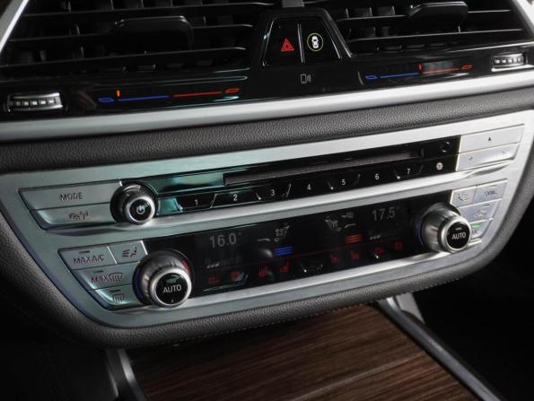 BMW 7 серии VI (G11/G12) с пробегом 2016 года, цена 2 899 040 рублей, 110052 км, седан, Автокод Объявления