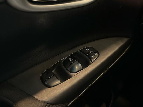 Nissan Tiida II с пробегом 2015 года, цена 1 099 900 рублей, 174445 км, хэтчбек, Автокод Объявления
