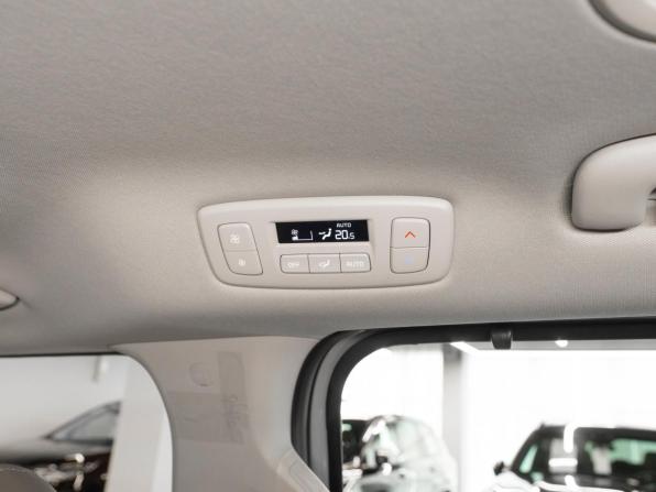 Kia Carnival IV Рестайлинг с пробегом 2026 года, цена 7 300 000 рублей, 20 км, минивэн, Автокод Объявления