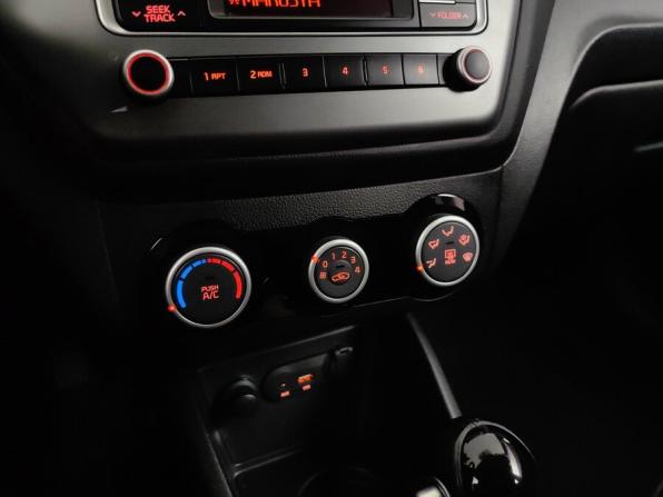 Kia Rio III Рестайлинг с пробегом 2017 года, цена 1 098 000 рублей, 138000 км, седан, Автокод Объявления