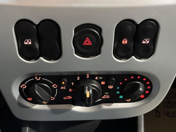 Renault Sandero I с пробегом 2013 года, цена 717 600 рублей, 139715 км, хэтчбек, Автокод Объявления