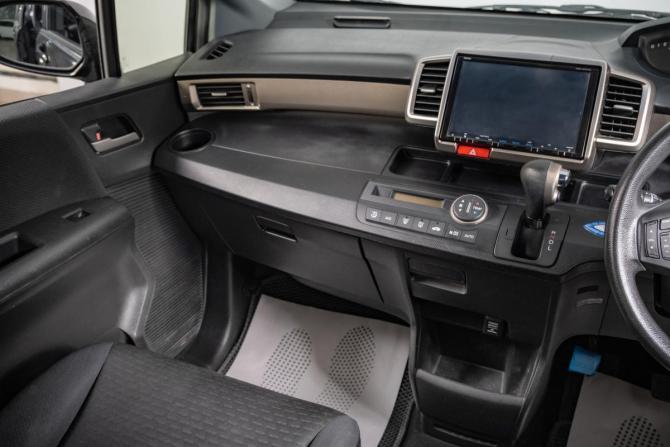 Honda Freed I Рестайлинг с пробегом 2012 года, цена 1 189 000 рублей, 157000 км, компактвэн, Автокод Объявления