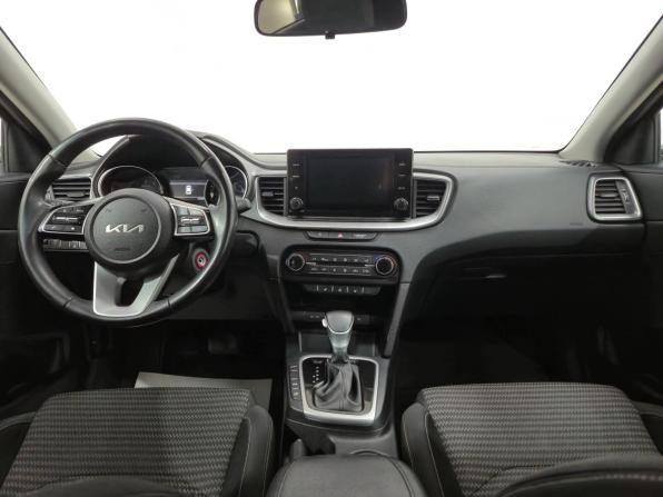 Kia Ceed III Рестайлинг с пробегом 2022 года, цена 2 300 000 рублей, 15976 км, хэтчбек, Автокод Объявления