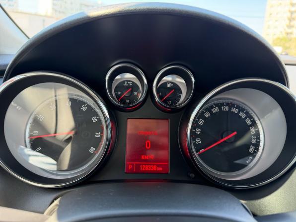 Opel Astra J Рестайлинг с пробегом 2014 года, цена 789 900 рублей, 128338 км, хэтчбек, Автокод Объявления