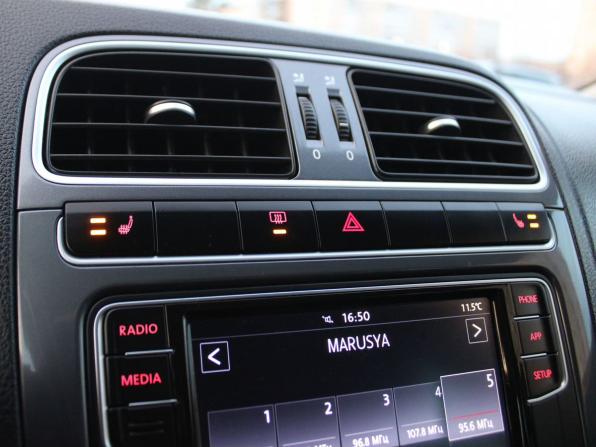 Volkswagen Polo V Рестайлинг с пробегом 2020 года, цена 1 349 000 рублей, 113887 км, седан, Автокод Объявления