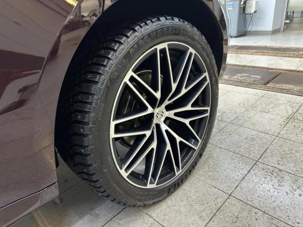 Porsche Macan I Рестайлинг 2 с пробегом 2024 года, цена 10 990 000 рублей, 11192 км, внедорожник, Автокод Объявления