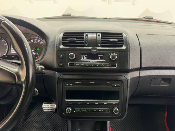 Skoda Fabia II Рестайлинг с пробегом 2011 года, цена 879 000 рублей, 190024 км, хэтчбек, Автокод Объявления