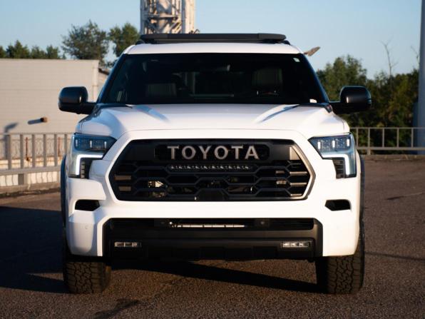 Toyota Sequoia III с пробегом 2024 года, цена 14 999 000 рублей, 125 км, внедорожник, Автокод Объявления