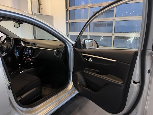 Kia Rio IV Рестайлинг с пробегом 2021 года, цена 2 030 000 рублей, 54010 км, седан, Автокод Объявления