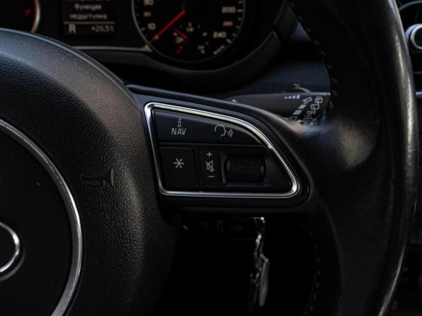 Audi A1 I (8X) с пробегом 2011 года, цена 990 000 рублей, 221926 км, хэтчбек, Автокод Объявления