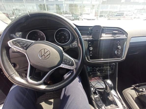 Volkswagen Tiguan II Рестайлинг с пробегом 2021 года, цена 3 199 000 рублей, 102000 км, внедорожник, Автокод Объявления