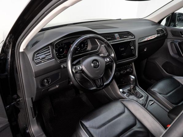 Volkswagen Tiguan II с пробегом 2017 года, цена 2 700 000 рублей, 179869 км, внедорожник, Автокод Объявления