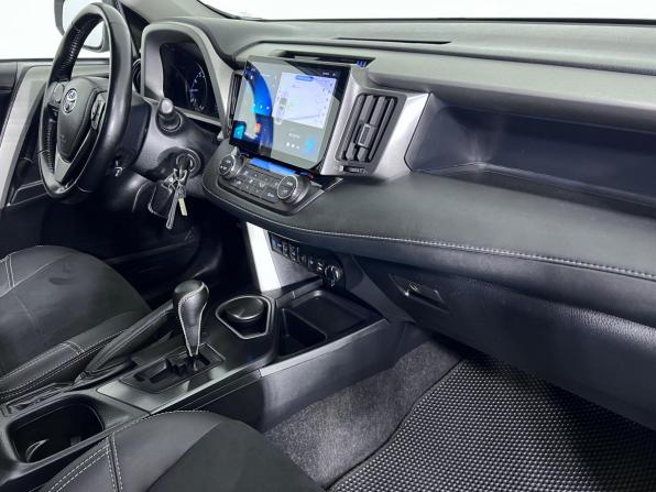 Toyota RAV4 IV (XA40) Рестайлинг с пробегом 2018 года, цена 1 950 000 рублей, 218968 км, внедорожник, Автокод Объявления