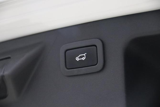 Land Rover Discovery Sport I с пробегом 2018 года, цена 2 395 950 рублей, 134195 км, внедорожник, Автокод Объявления