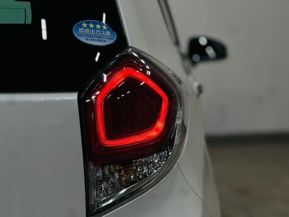 Toyota Ractis II с пробегом 2015 года, цена 1 050 000 рублей, 92312 км, хэтчбек, Автокод Объявления